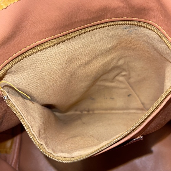 Authentic Alviero Martini World Map Bucket Bag - Picture 15 of 16